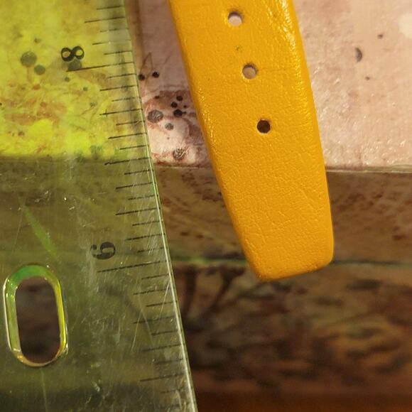 Vintage Watches Episode Cat and Mouse Dial Quartz Novelty Watch Yellow Band - Picture 5 of 10